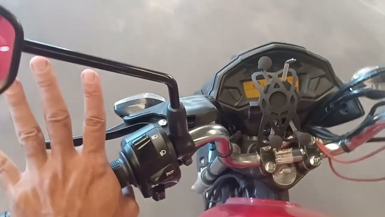 Comandos principais painel da moto e saída com embreagem 