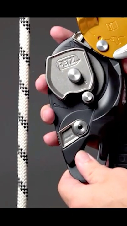 How to Rig Petzl ID's Descender