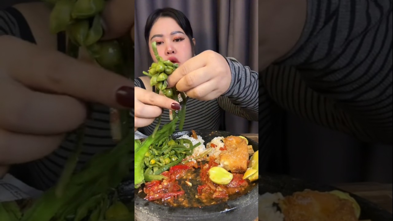 hari ini mau makan lalapan kecipir,daun genjer dan jengkol guys enaaaak🤤 #mukbang #food #shorts