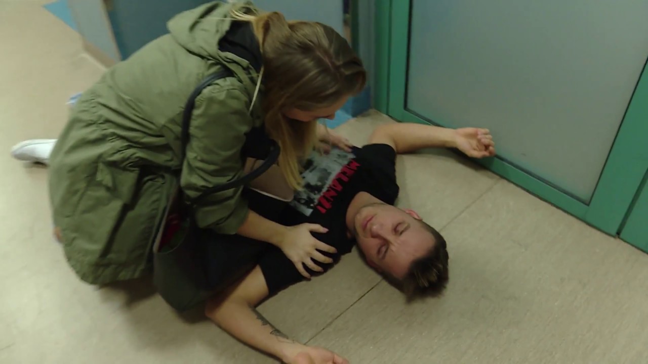 Pacjent postanowił zabawić się będąc w szpitalu. Ledwo go odratowali! [Szpital ODC. 751]