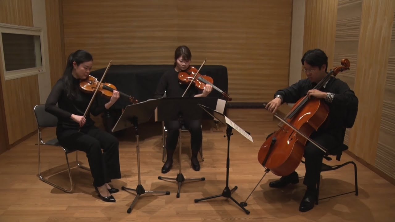 Hindemith: String Trio No.1 Op.34 【Sacré Trio】 - YouTube