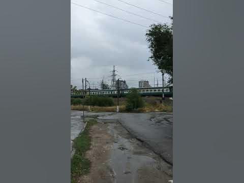 Зеленые вагоны - YouTube