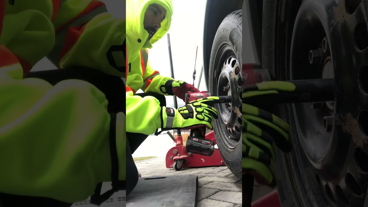 Hi-viz cestus impact gloves in action