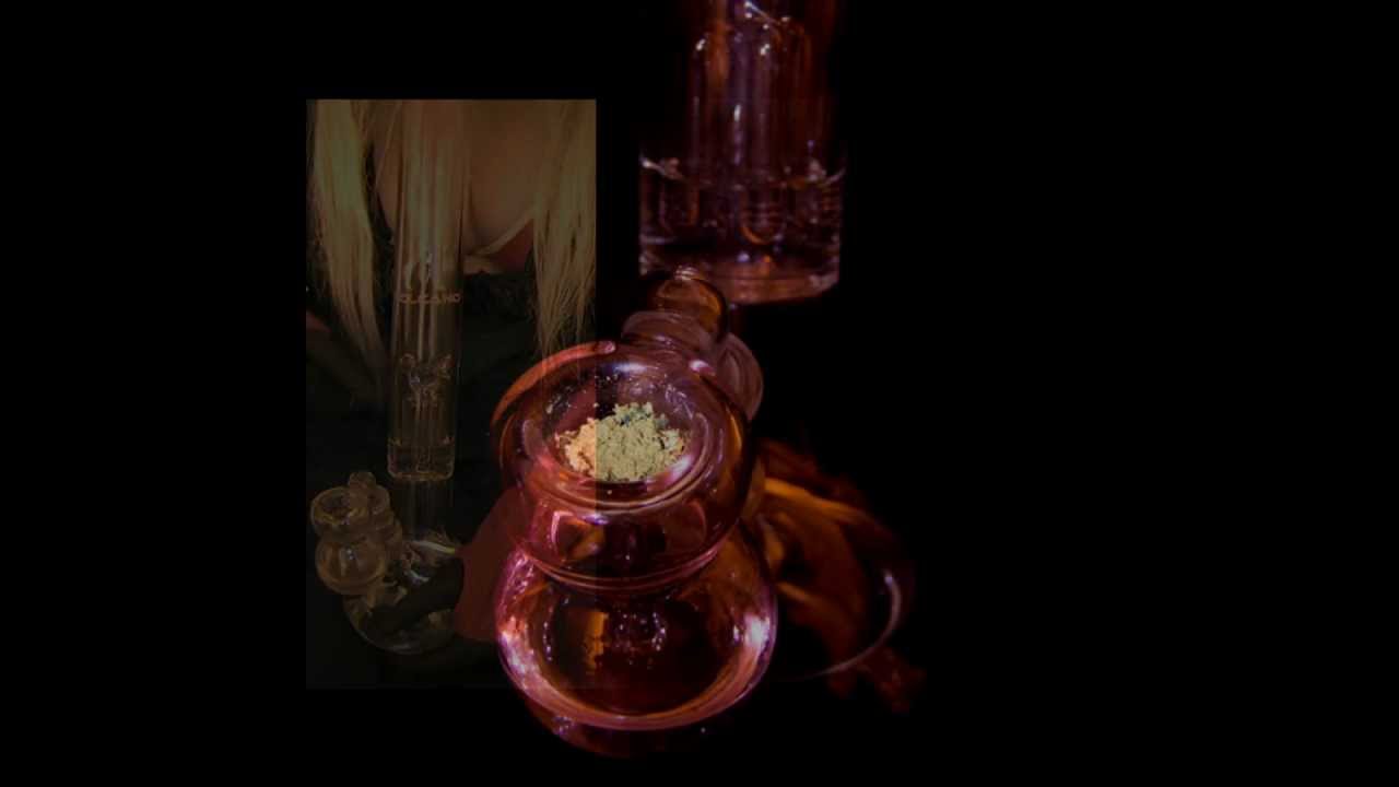 20" Volcano Water Pipe, 1 4-arm perc, comes with a/c & ice pinches (bongoutlet.ca)