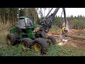 John Deere 1470E IT4 kácí v silné hmotě