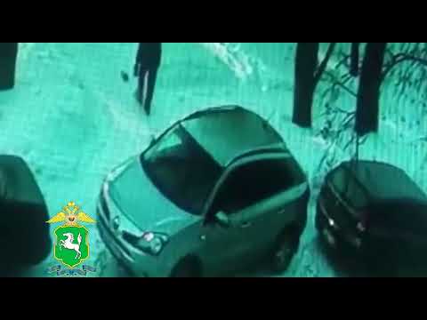 В Томске участковые уполномоченные полиции установили подозреваемого в повреждении автомобиля