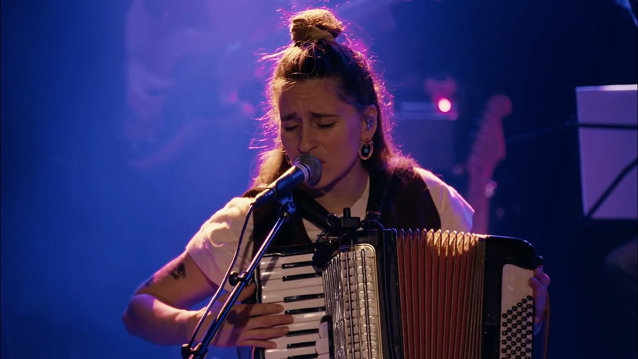 Regardez Black Sea Dahu - Affection feat. Amour sur Mars (Live at Dynamo Zürich 2023) sur YouTube Regardez Black Sea Dahu - Affection feat. Amour sur Mars (Live at Dynamo Zürich 2023) sur YouTube