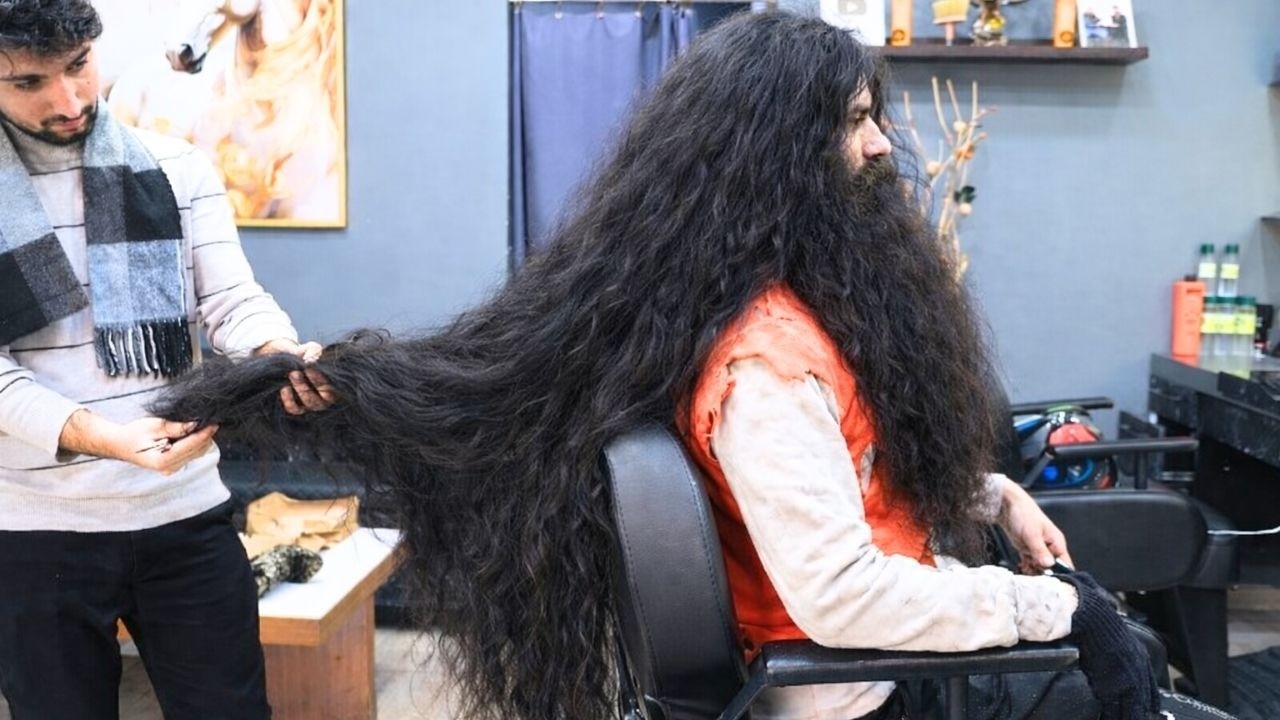 “NO ONE Was Ready for This… 1.5 Meter Hair Transformation 😱✂️