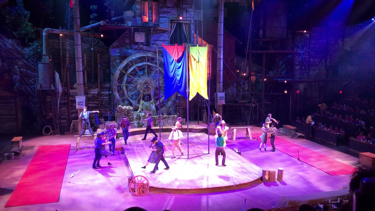 early on in "Smoky Mountain Adventures" dinner and show (May 5th, 2017