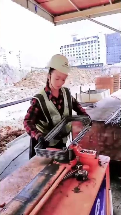 Steel bar bending machine