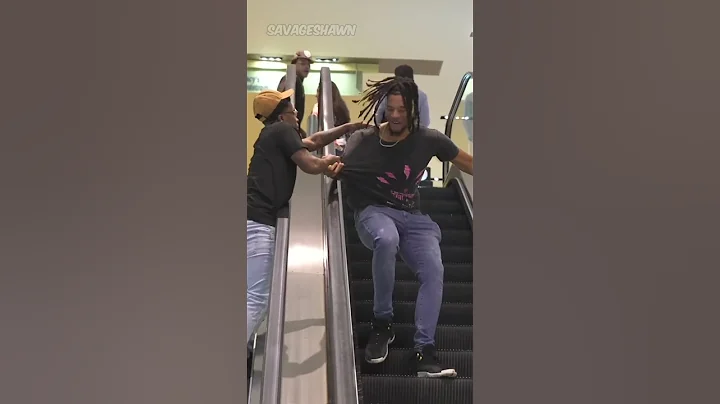 touching random strangers on the escalator! 😂
