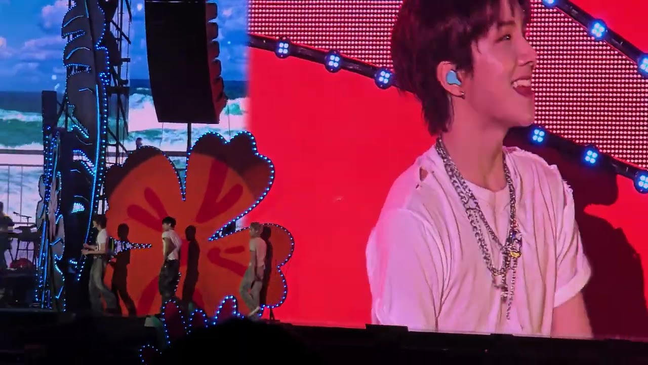 BOYNEXTDOOR - STEP BY STEP [Weverse Con Festival 2025]