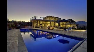 Lavish and Rare Coastal Estate in Muir Beach, California