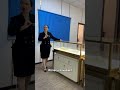 Does your jewelry showcase install with locks ?