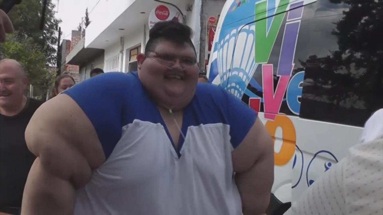 World s Heaviest Man At 1 100 Pounds Leaves His Bed For First Time In 6 