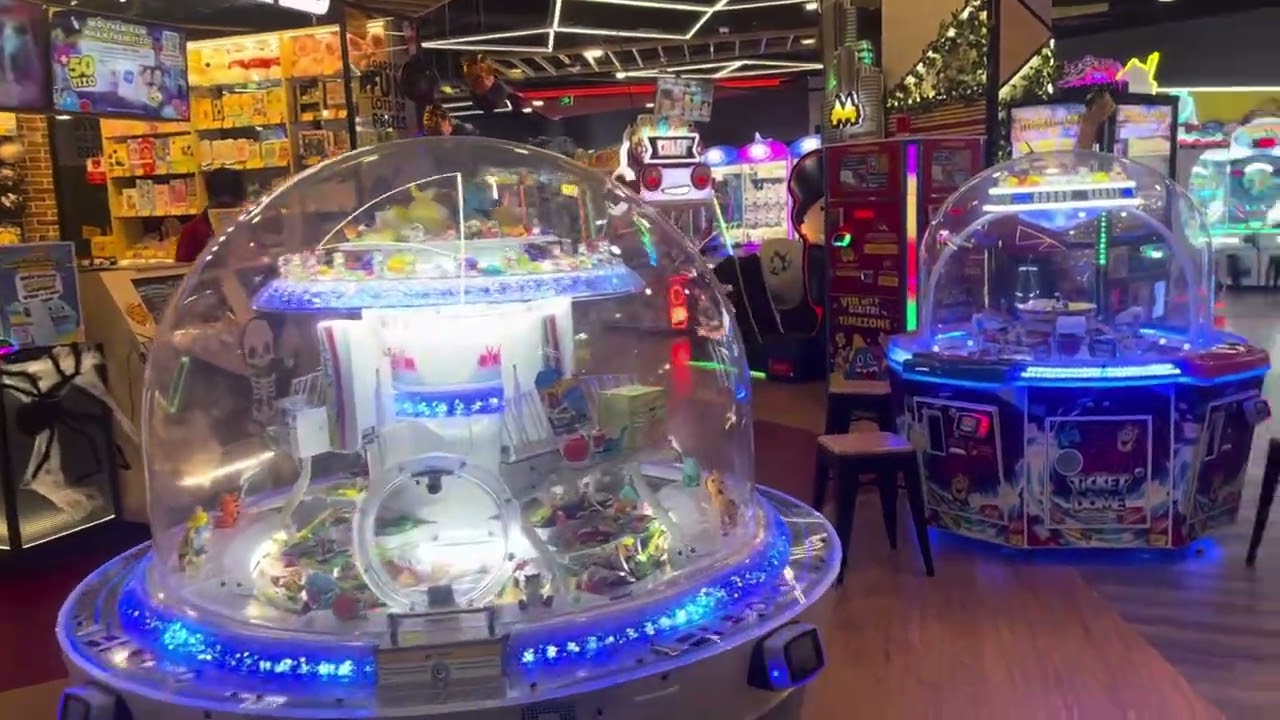 Ni Na 28 ngàyđi trung tâm thương mai EON 