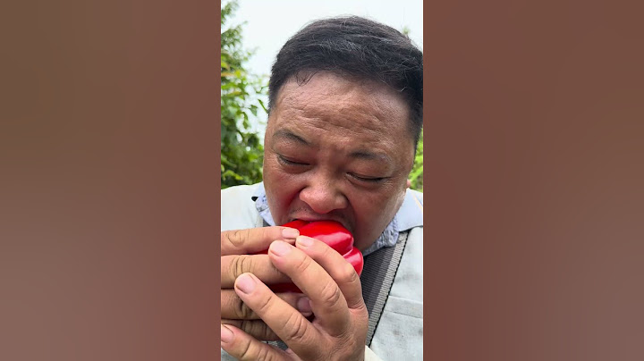 Does anyone like eating bell peppers like Pao? #shorts #bushcraft #dailylife #survival #outdoors