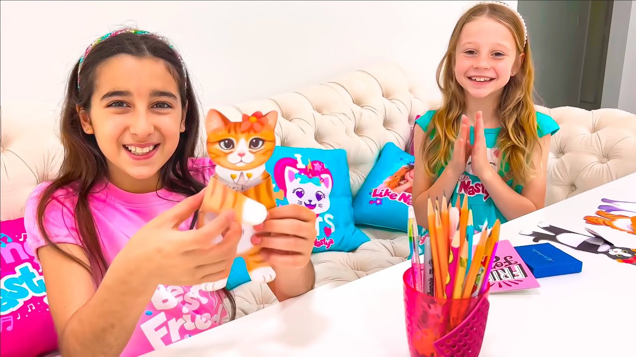 Nastya y Evelyn pasan tiempo juntas como mejores amigas. Colección de vídeos de 1 hora para niños.