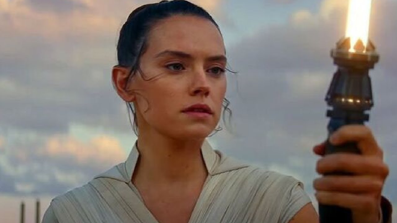 Star Wars: The Troubling, Hidden Clues in Rey's Rise of Skywalker Ending