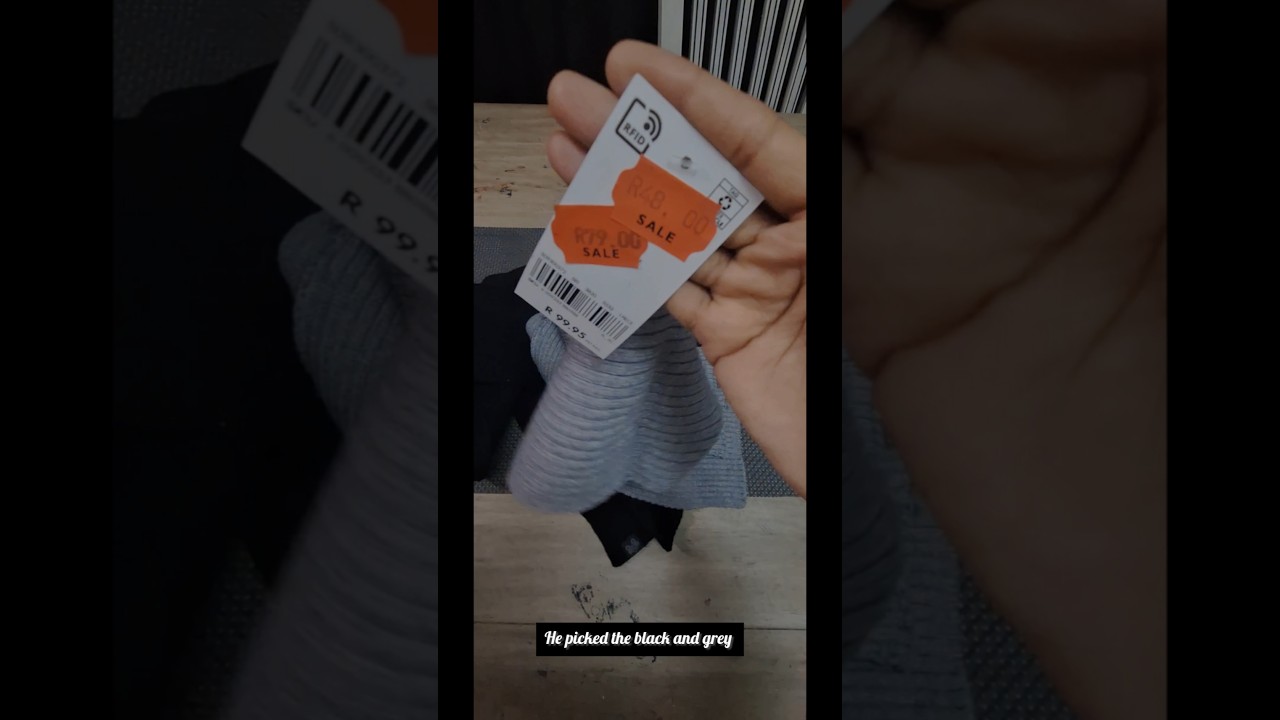 Kids scarfs Woolworths  Sherwin needed scarfs for school tomorrow  #knitlove #kidsclothing