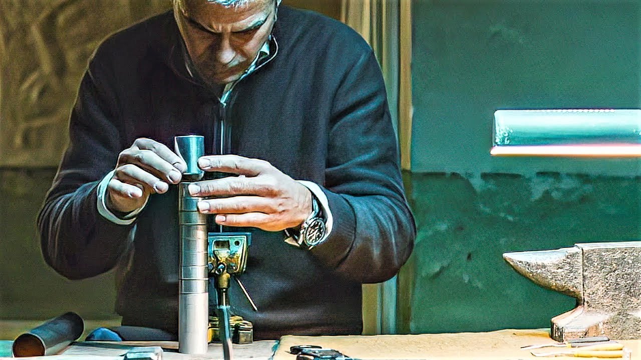 سفاح بيقدر يحول الزبالة ل اسلحة متطورة و قوية جدا و بيهزم بيها عصابة كاملة