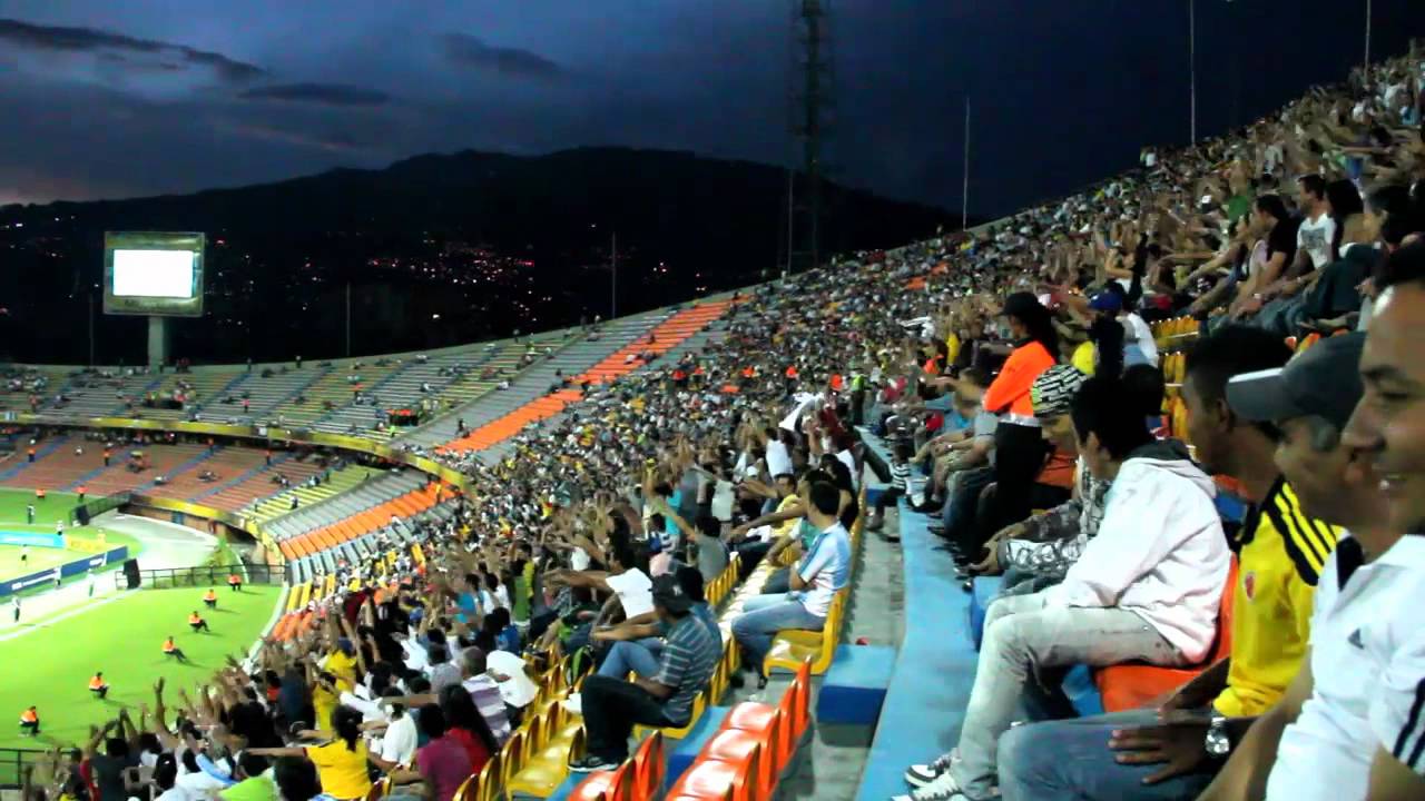 IMPROLOMBIA2011.Hinchas parody or satire
