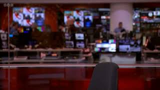 BBC News Robot Camera Goes Rouge Half Way Through The 1 O'Clock News 04th Nov 22