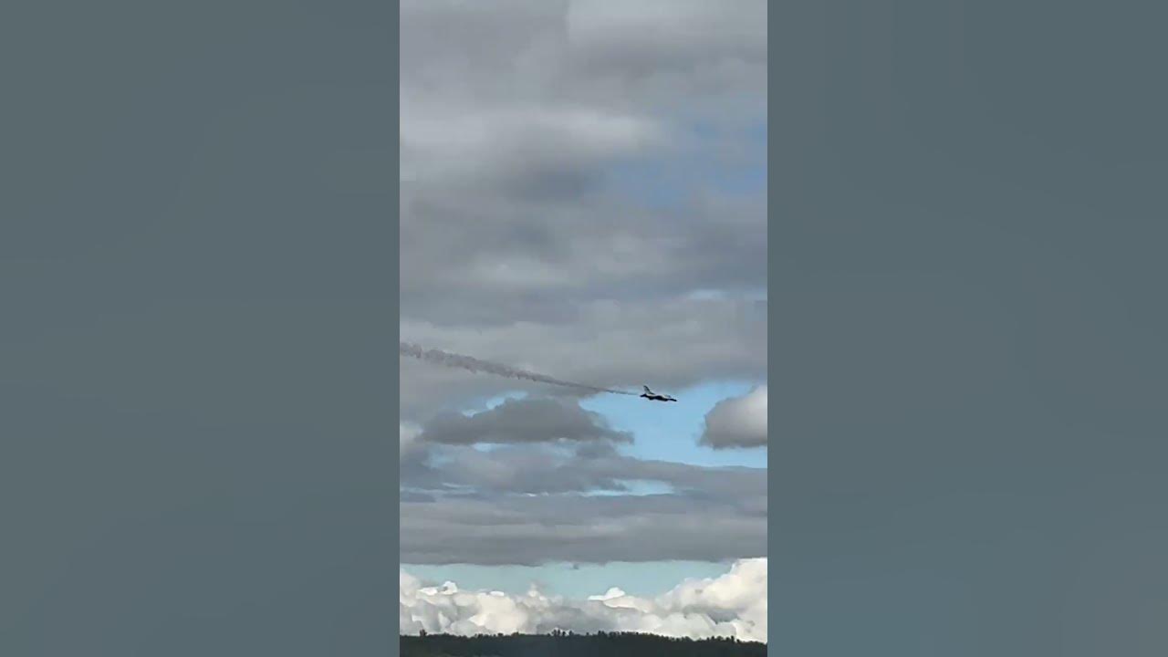 U.S. Air Force jet flying upside down in Alaska! YouTube