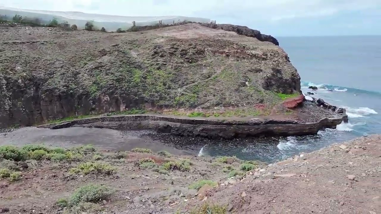 ZONA DE LA PLAYA DE MARTORELL CON MUCHAS OLAS 07-03-2026