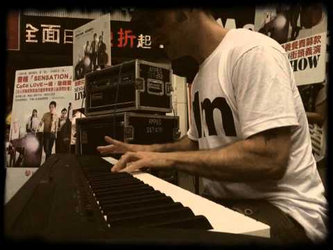 Close To U 街頭版