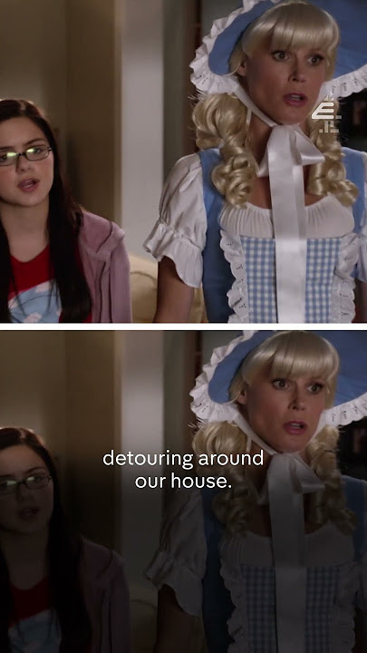 Mom accidentally terrifies kids on Halloween #ModernFamily #Shorts