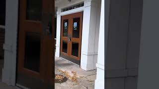 Bob Evans dining room is closed ￼