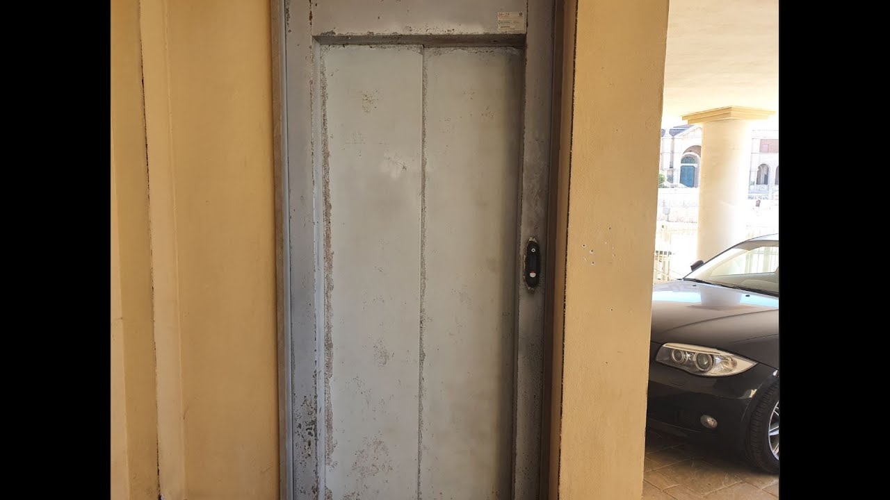 Early 2000's Schindler Smart 001 MRL Traction Elevator@Viale Giacomo Matteotti 141, Nettuno, Italy