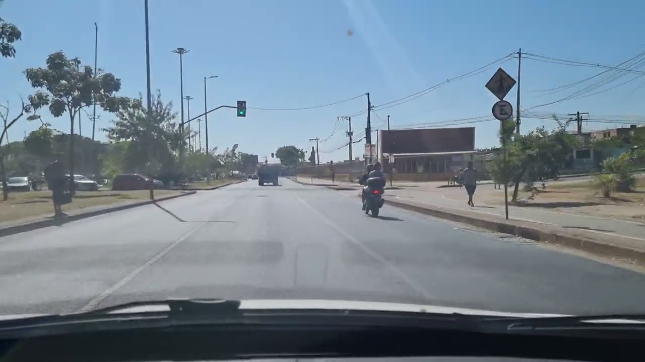 Tráfegando pela Via 240 em Belo Horizonte 