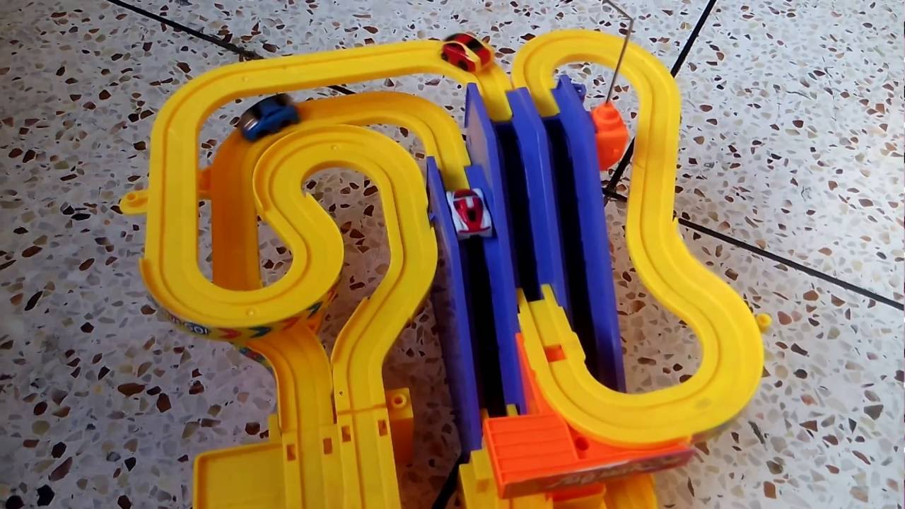 Awesome Race Car Track Track Set Playset Track Racer Racing Car Toy ...