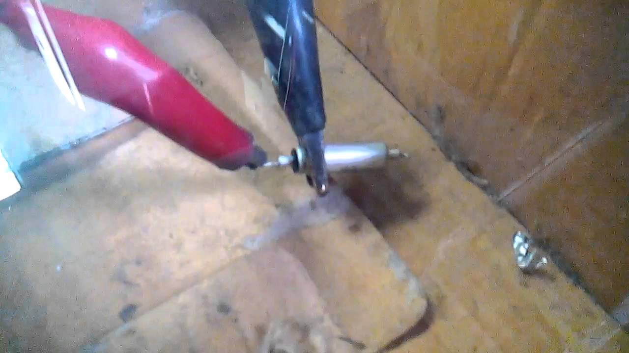 Пробой электролитического конденсатора повышенным напряжением - YouTube