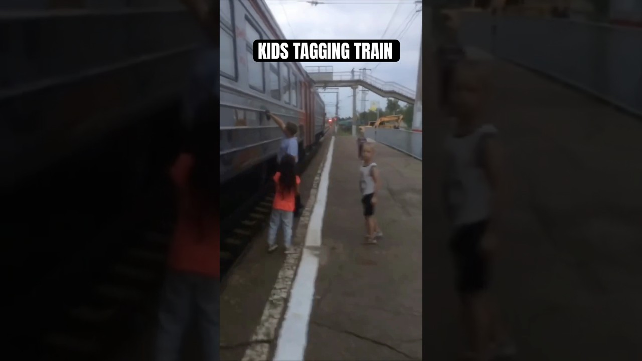 Kids Tagging Train. 