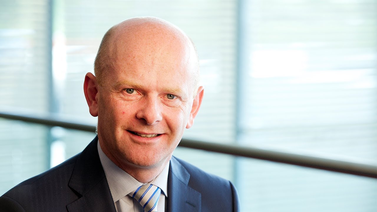 Building the world’s largest container glass furnace