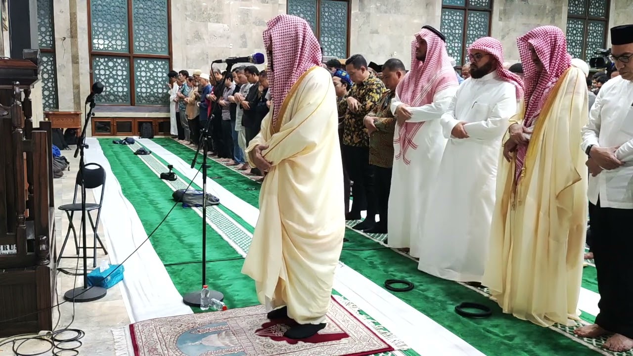صلاة العشاء للشيخ أحمد الحذيفي 9 ربيع الآخر 1446هـ بدولة إندونيسيا
