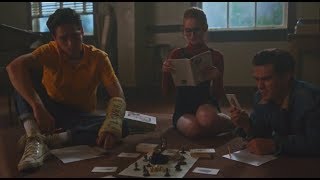 Riverdale 3×04 Alice, Hermonie, Penelope, FP, Sierra and Fred play Griffin and Gargoyles