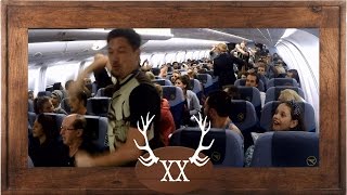 Miniatura de vídeo de "VoXXclub rockt Das Flugzeug - best plane Flashmob ever"