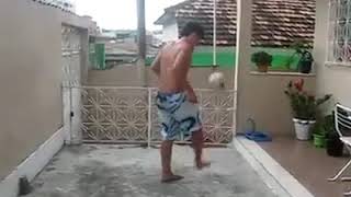 Caralho minha bola filha da puta, vídeo original,letras na descrição.