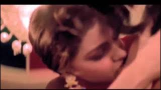 Mamta Kulkarni and Akshay Kumar Hot Kissing Scene from Sabse Bada Khiladi1