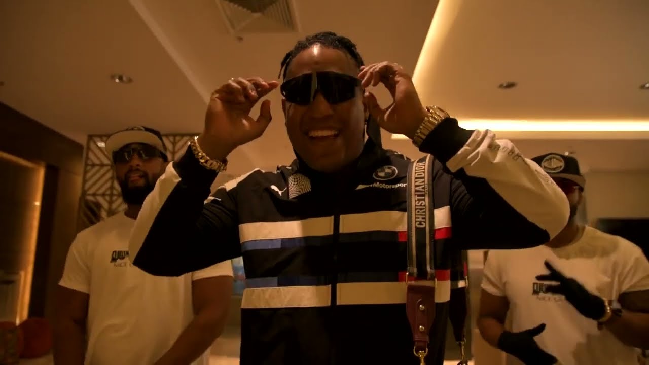 El Boy El Boy C - Performance #1 Showlive Chiriqui - YouTube