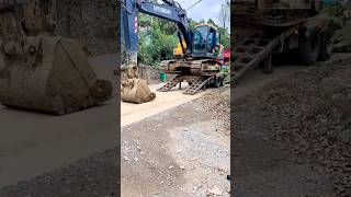 Unloading Excavator From Truck!