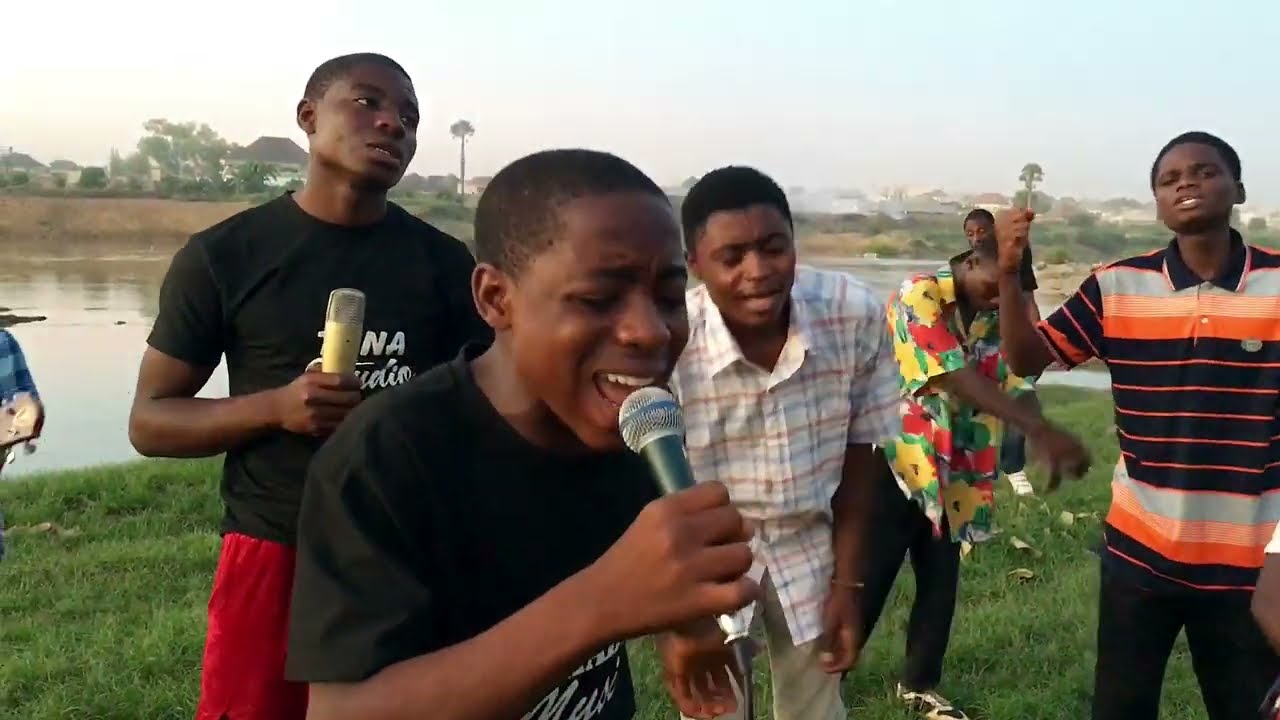 Ver Elshaddai Music - Yeshua Hamashiach | feat Moses Onoja, Elsaiah and Wiseone Joe | Experience Medley no YouTube Ver Elshaddai Music - Yeshua Hamashiach | feat Moses Onoja, Elsaiah and Wiseone Joe | Experience Medley no YouTube