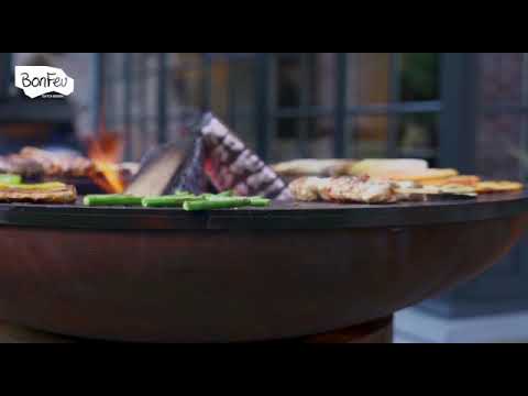 Auf YouTube findest du die angesagtesten Videos und Tracks. Außerdem kannst du eigene Inhalte hochladen und mit Freunden oder gleich der ganzen Welt teilen.