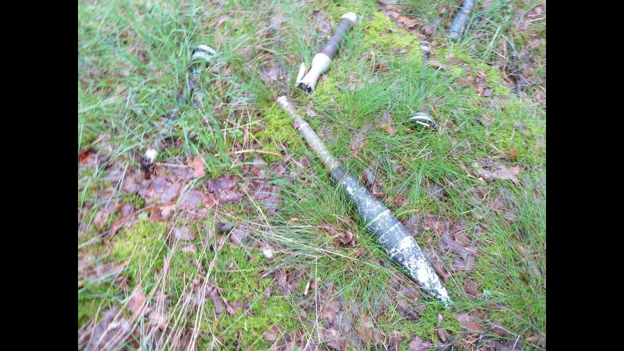 Hunderte Panzerfäuste RPG-7 im Wald  ( militaria, military, war, sondeln, munition, waffen)