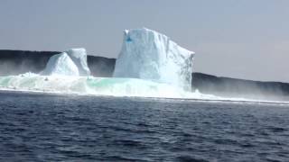 Increíble Iceberg Colapsando En Canadá