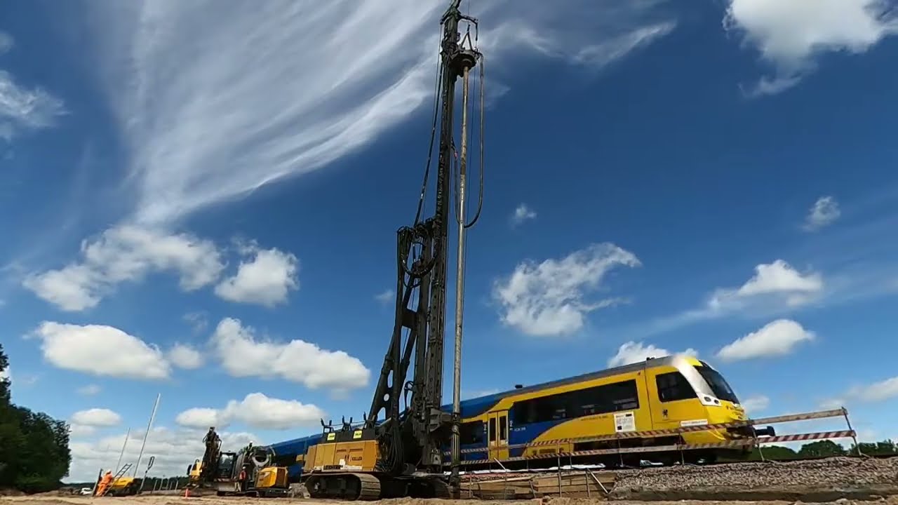 Palownica  Liebherr LRB 255 na budowie Bajpasu Kartuskiego